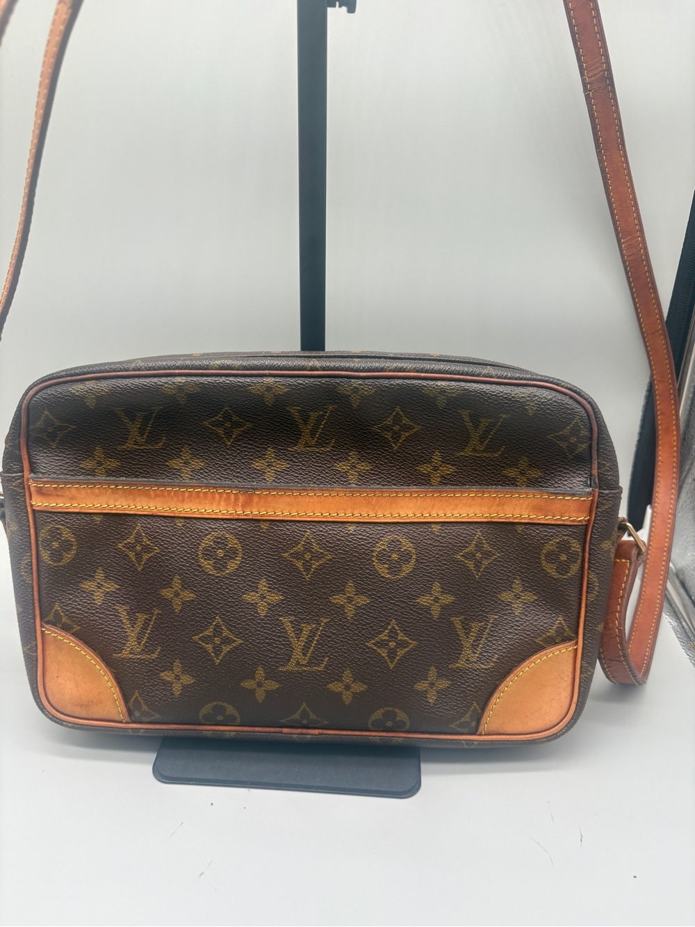 Louis Vuitton Trocadero 27 Monogram Vintage Crossbody Shoulder Bag